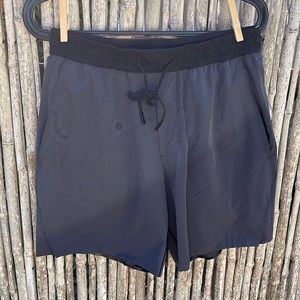 lululemon 7” train shorts lined mesh